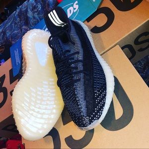 Yeezy Boost 350 V2 CARBON